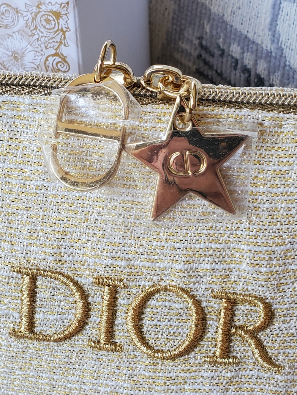 New In Box Authentic Christian Dior Gold Trousse Pouch Makeup Bag - Picture 4 of 13